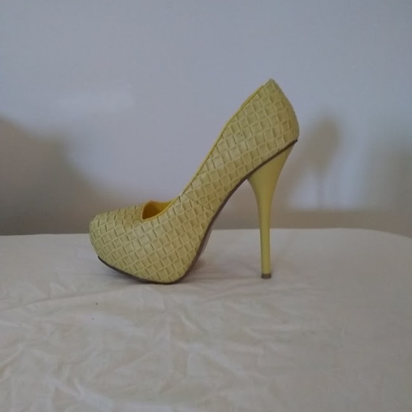 Shoes - Picture 3 of 5